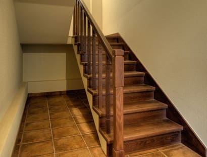 service_stair_banister_repair